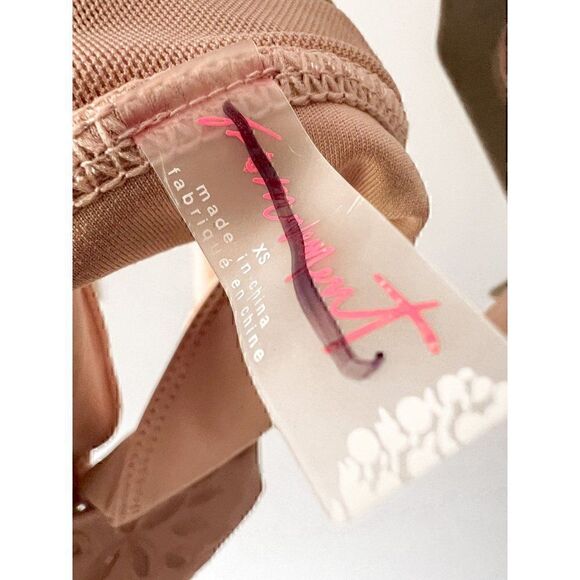 ❤️ Free People Movement Winter Eyelet Blush Sports Bra XS NWOT - Picture 7 of 7